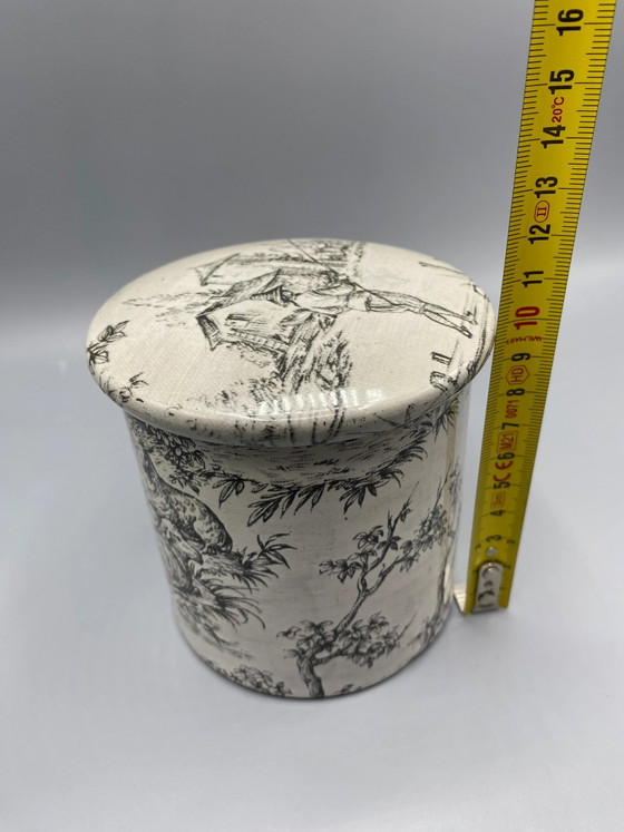Cylindrical Tin Box, Toile de Jouy Design, Pastoral Scenes – Decorative Objects, Iron (photo 5 of 5)