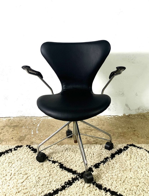 Seven Office Chair by Arne Jacobsen for Fritz Hansen, Denmark, 1960s – draaistoelen, Leather, Vintage (photo 2 of 8)