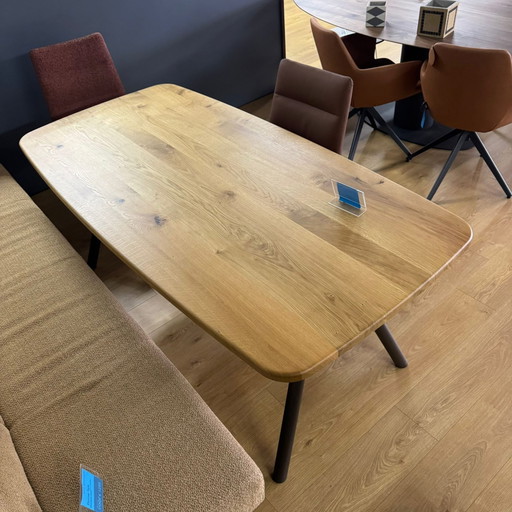 Parata – Bert Plantagie, eettafels (photo 2 of 4)