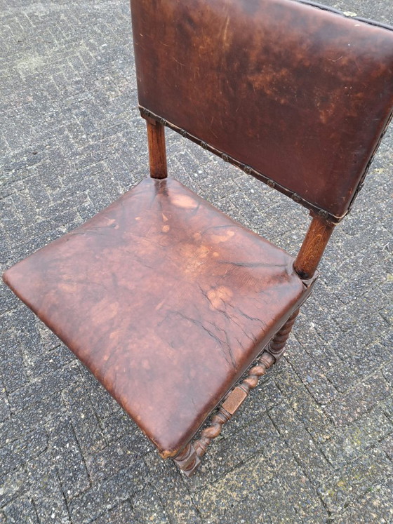 Silla antigua barroca/de cuero español – Sillas de comedor, Leather, Wood (photo 3 of 5)