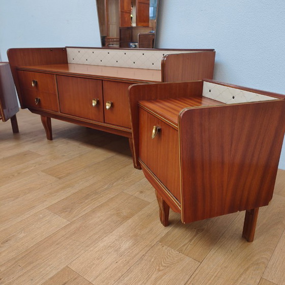 Image 1 of Ensemble tables de chevet vintage milieu du siècle avec coiffeuse - Prix