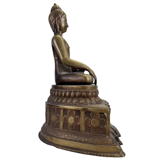 Buddha Himalayano in Bronzo Qualità Museo con Occhi d'Argento – XVI–XVII Secolo – 49.5 cm – Sculture, Bronze (photo 3 of 10)