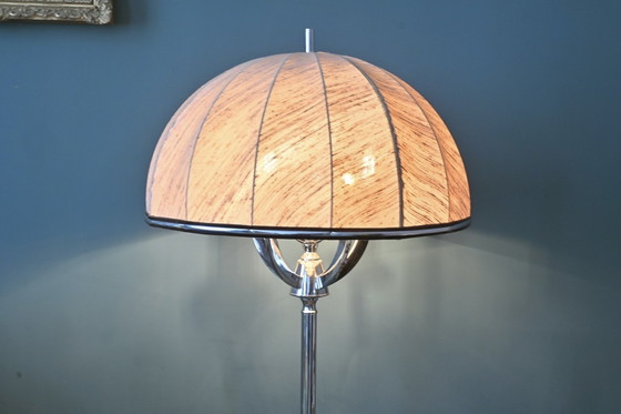 Image 1 of Lampada da terra anni '70 con base cromata e paralume a ombrello