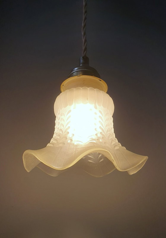 Image 1 of Klassiek Glazen Jaren 30 kapje met frosted glas.