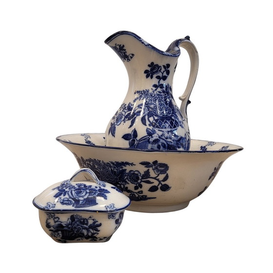 Image 1 of Juego De Baño: Aguamanil Y Jabonera “Pomeroy Blue”, Porcelana Royal Doulton, S. Xx