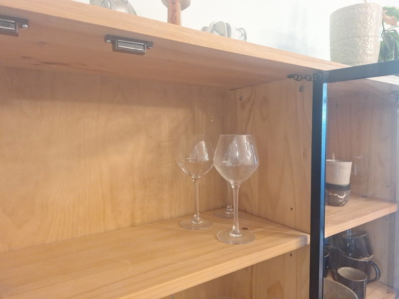 Vitrina / Armario / Armario – Glass, Metal (photo 3 of 5)