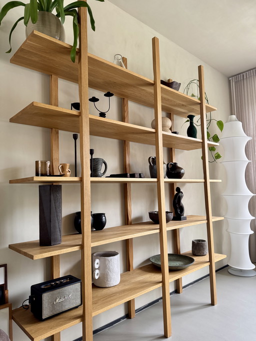 The wooden shelf Hay for Wrong