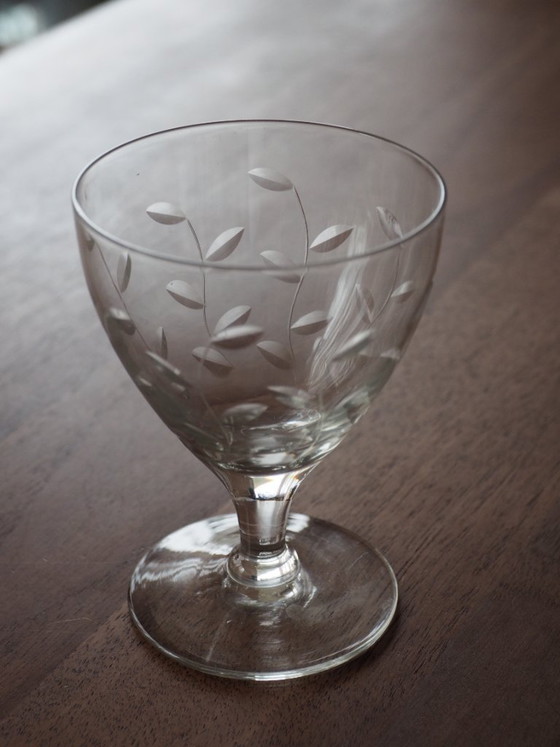 Image 1 of Vetro vintage con decorazioni incise