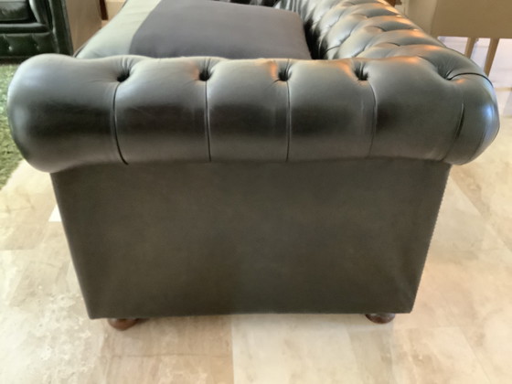 Image 1 of 2 divani Chesterfield da 2,5 posti
