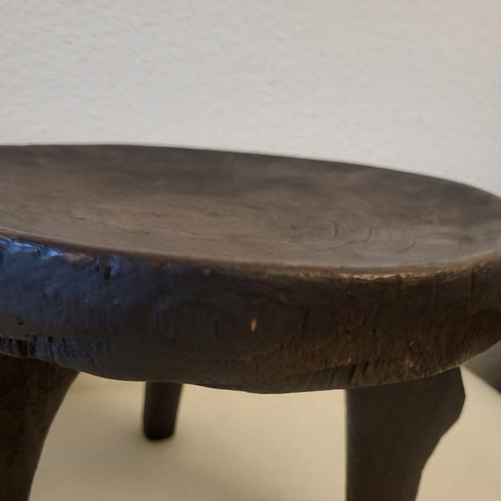 Afrikaanse Tripod Krukjes, brutalistische/wasi sabi stijl – Hout (photo 6 of 10)