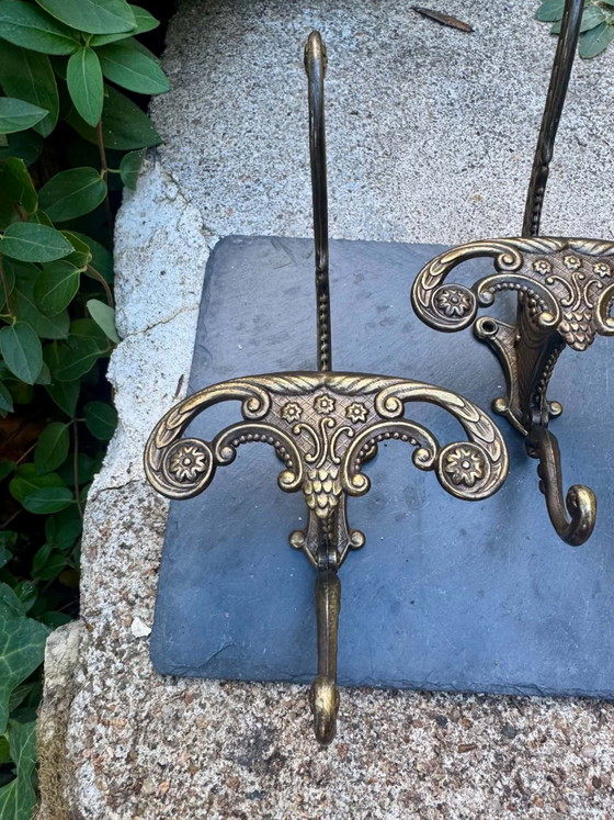 3 vintage baroque brass coat hooks Italy – Decorative Objects (photo 9 of 15)