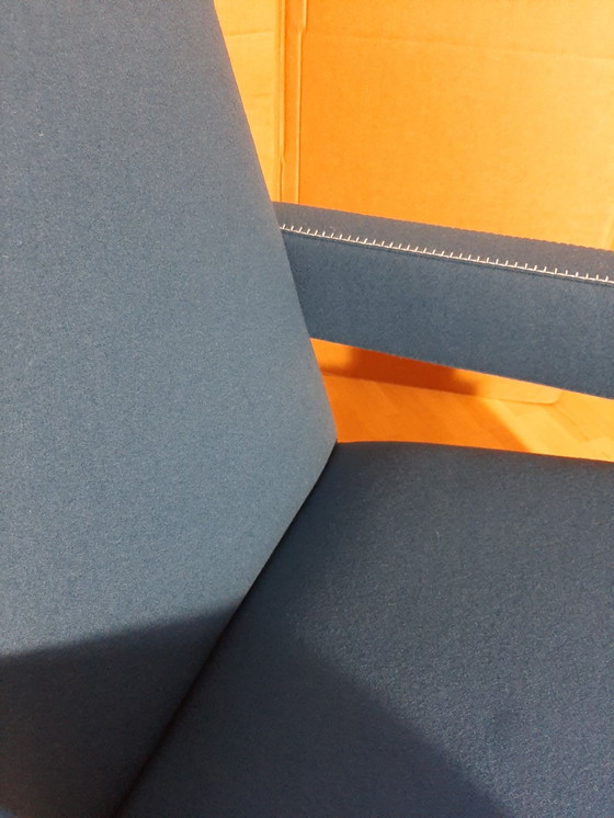 Image 1 of Cassina Utrecht 637, nueva, nunca usada, en tela de lana azul petróleo (serie 13L), costuras de caballo