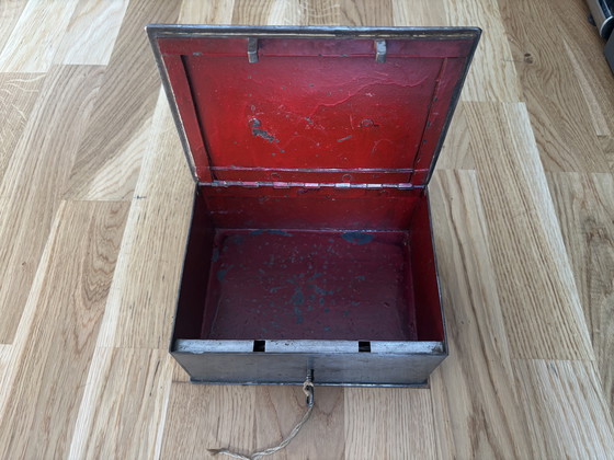 Image 1 of Coffre fort ancien