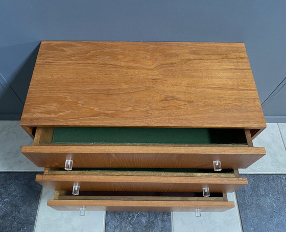 Image 1 of Teakholzkommode aus den 1970er Jahren mit Griffen aus Plexiglas