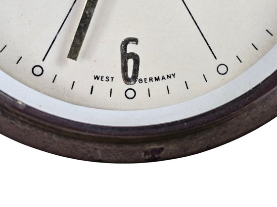 Image 1 of Pendule - Marbre - Style Art déco - mécanisme à remontage - Seconde moitié du XXe siècle