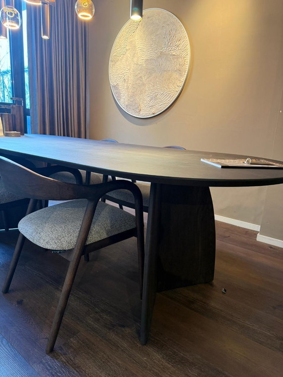 Image 1 of Mesa de comedor ovalada plana Giulia de 260 x 105 cm - Madera wengué