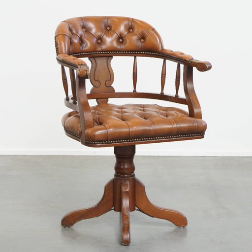 Classic cowhide leather and wood Chesterfield office chair in English style