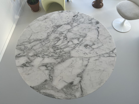 Image 1 of Saarinen Tulip Hill