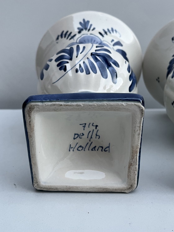 Image 1 of * Delft number 714: 2 small vases 16cm high 12cm diameter 809 grams