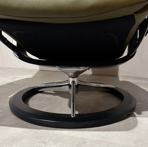 Image 1 of Sillón reclinable Stressless Aura con reposapiés