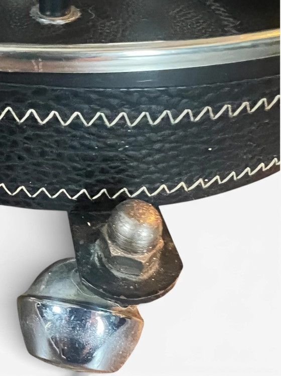 Posacenere da Terra Vintage su Ruote – Supporto per Fumatori in Metallo Nero Mid-Century Space Age, (photo 5 of 9)