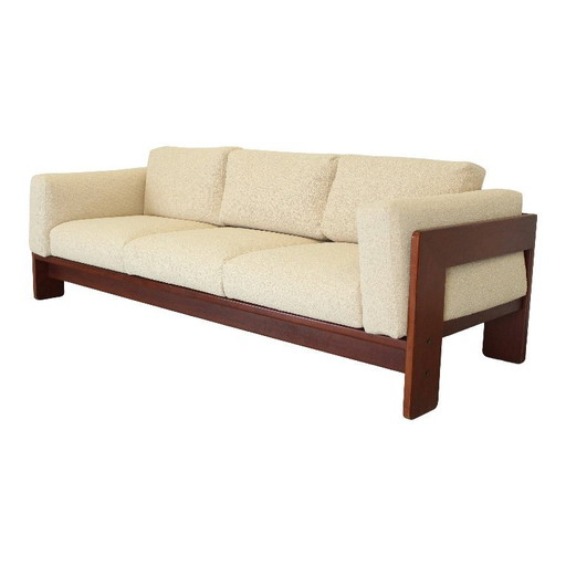 restored "Bastiano" three-seater sofa in off-white boucle and walnut by Afra and Tobia Scarpa for Gavina, 1966