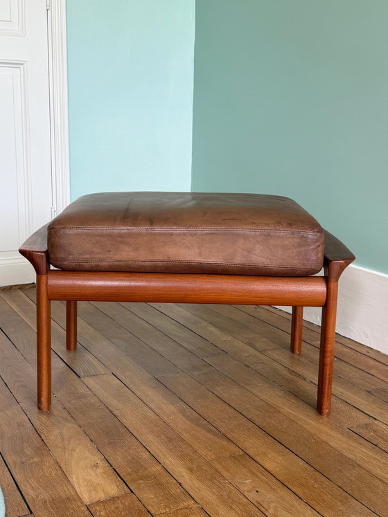 Pouf vintage scandinavo in teak e pelle. – Poggiapiedi e pouf, Leather, Scandinavian (photo 4 of 9)