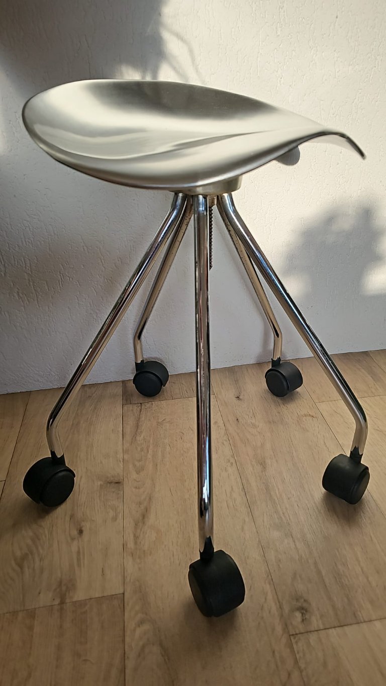 Jamaica stool by Pepe Cortes for Amat-3 | €180 | Whoppah