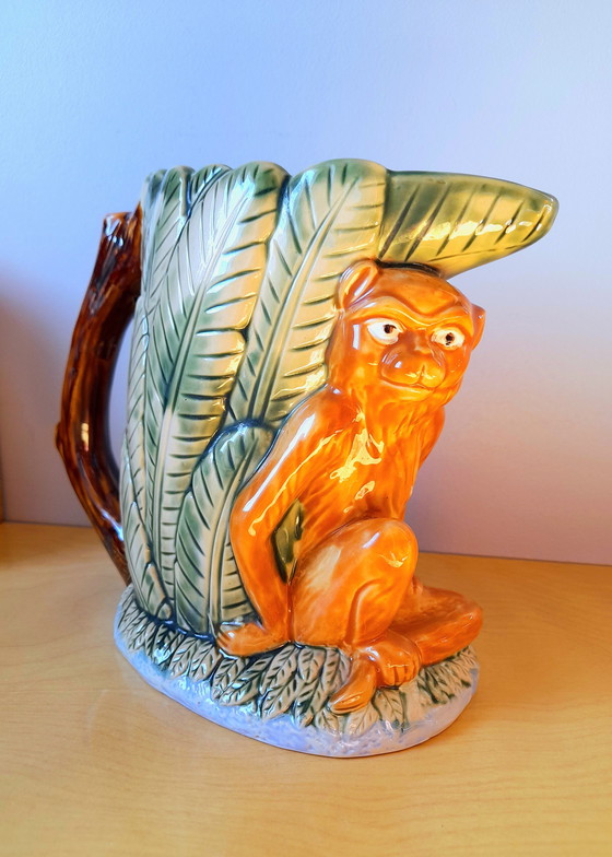 Image 1 of Pichet en barbotine singe