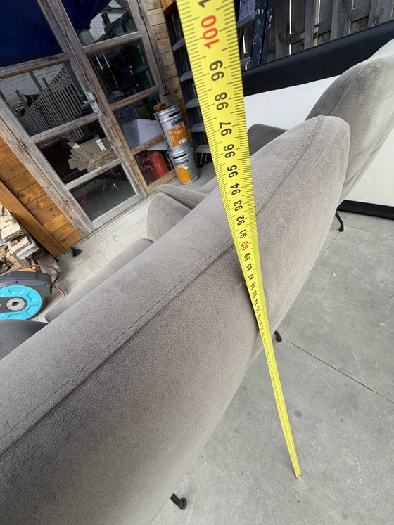 Image 1 of 2 Designer-Sessel aus Samt von Goossens