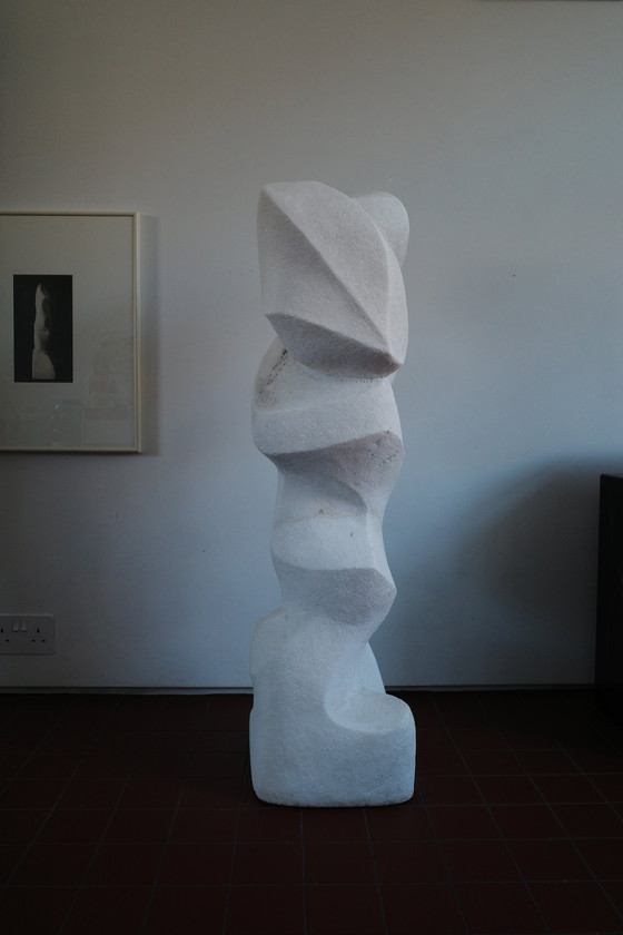 Image 1 of Stehende Granit-Stein-Skulptur