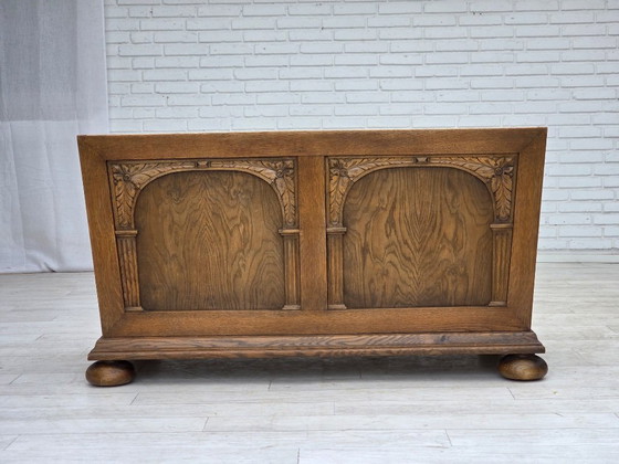 Image 1 of Dänisches 2-Sitzer-Sofa aus den 1950er Jahren, original gestreifte grüne Möbelwolle, Eichenholz.