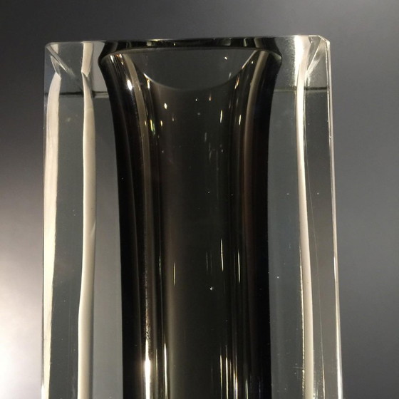 White and Black Striped Sommerso Murano Glass Vase attributed to Flavio Poli for Seguso, 1960s – Arte (photo 10 of 17)