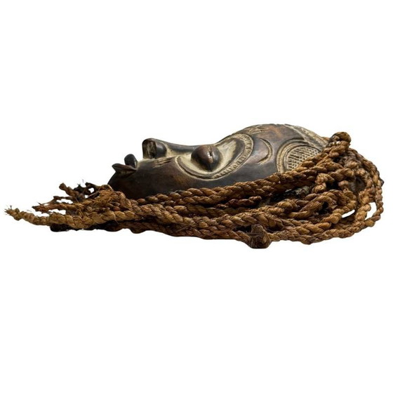 Decorazione da Parete Maschera Chokwe Pwo Antica – Acconciatura in Fibra Intrecciata – Congo – circa 1950 (photo 4 of 5)