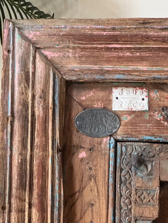 Image 1 of Armoire à porte sculptée à la main, ancienne, de style indien – meuble en bois unique / pièce maîtresse (213 cm)