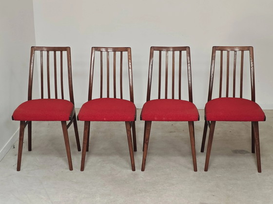 Juego de 4 sillas de comedor rojas de Antonin Suman para Interier Praha. – Wood, Mid Century Modern (photo 6 of 14)