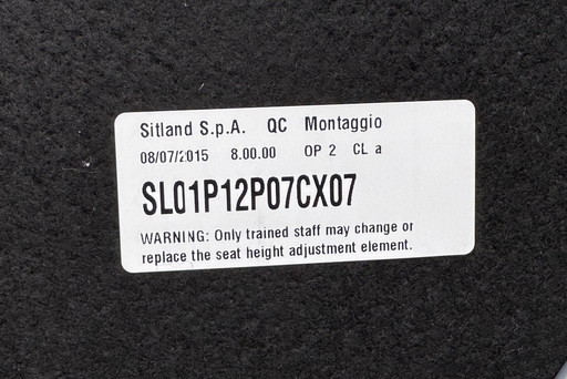 Lujoso juego de 4 sillas Sitland y mesa