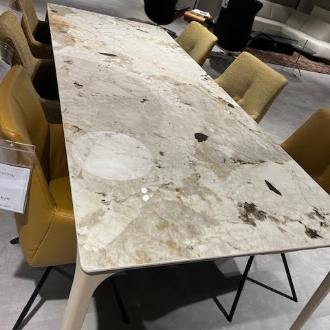 Image 1 of Olbia Eetkamertafel