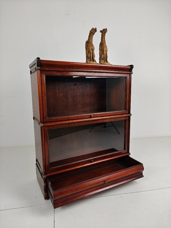 Image 1 of Libreria modulare Globe-Wernicke in mogano con cassetti sottostanti