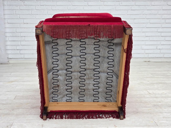 Image 1 of Anni '70, poltrona danese con schienale alto, velluto rosso per mobili, legno di frassino.
