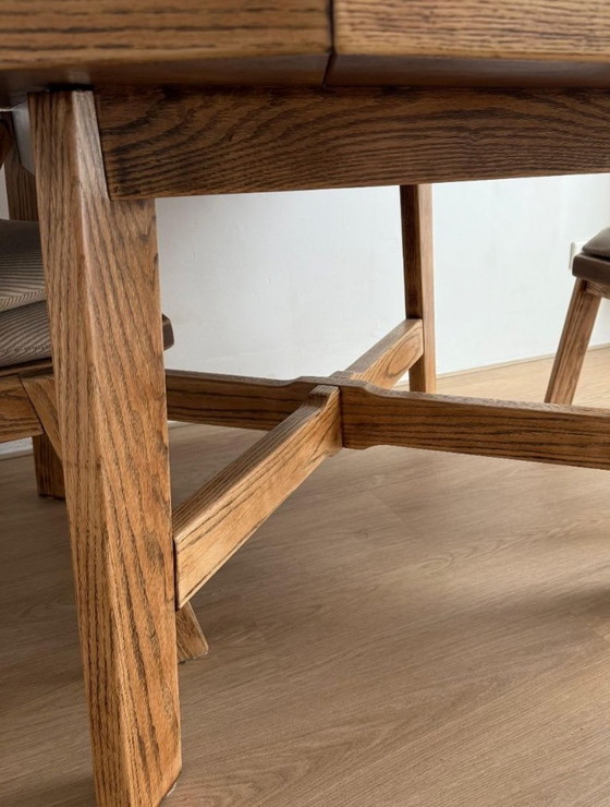 Image 1 of Brutalistische houten tafel met of zonder stoelen