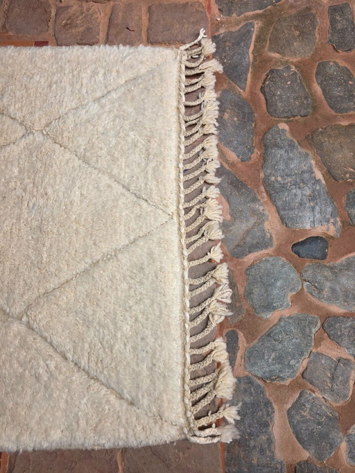 Small Cream Beni Ourain Moroccan rug 152 x 109 cm