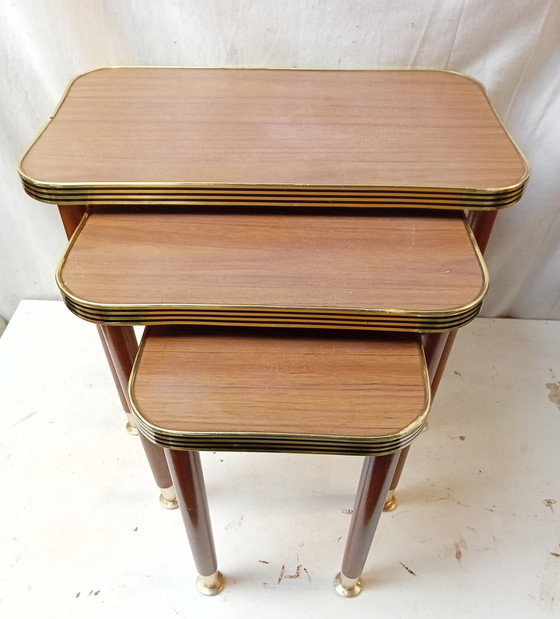 Image 1 of Retro-Tischnest