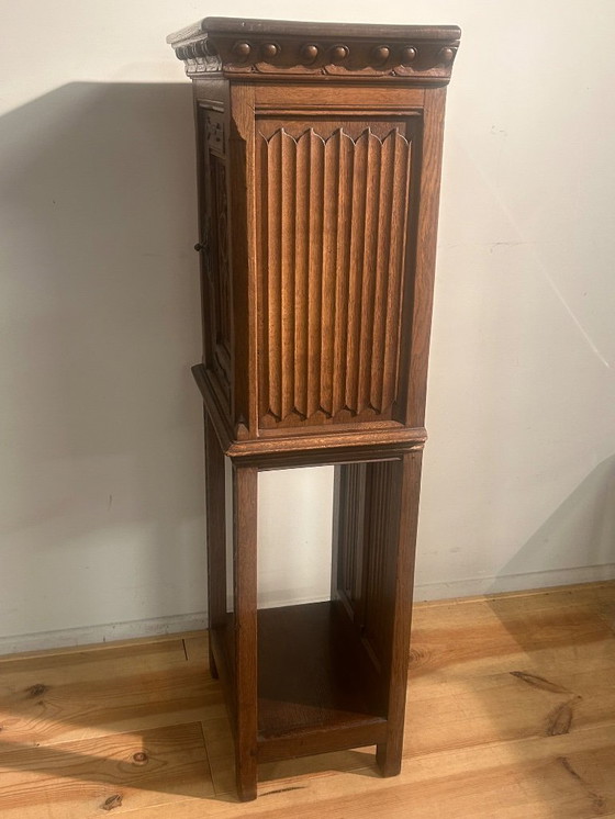 Image 1 of Gotische 1 deurskast 19de eeuw uit eik