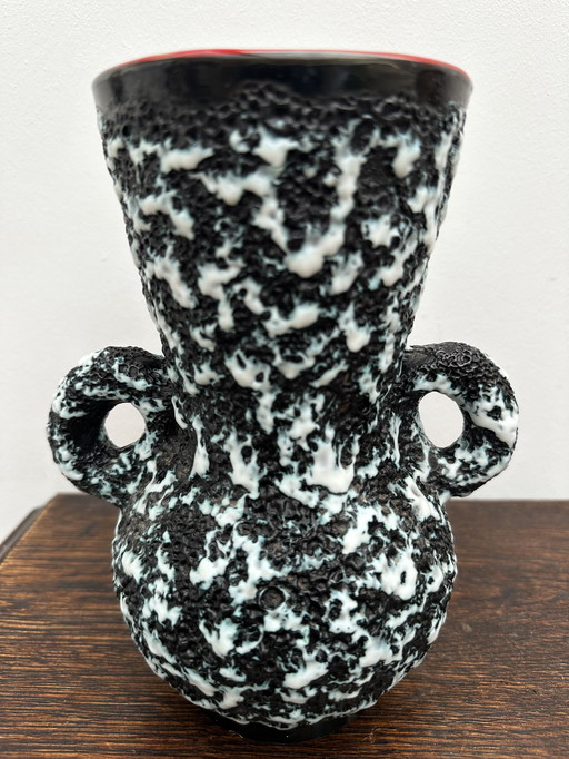 Vaas à Oreilles Fat Lava Intérieur rouge - Label Vallauris H 21 cm