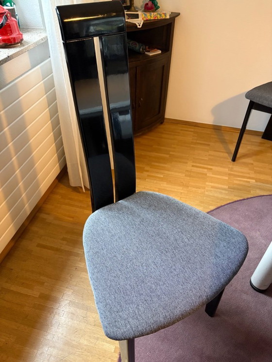 Image 1 of Esclusivo set di 6 sedie italiane con schienale alto – Design Pietro Costantini – Nero e Grigio