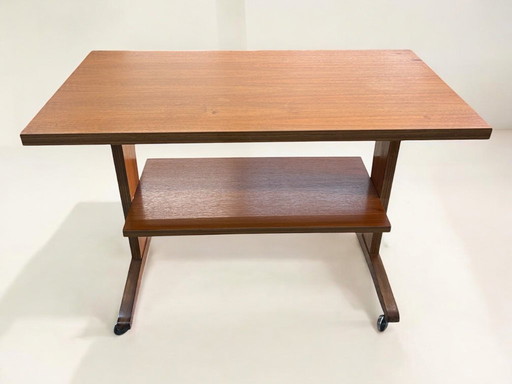 Table TV, table pour tourne-disque en bois avec roulettes, fabriquée en Allemagne dans les années 1960-1970