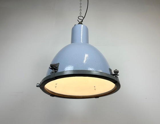 Image 1 of Lampada a sospensione industriale in smalto grigio Bauhaus con copertura in vetro, anni '50
