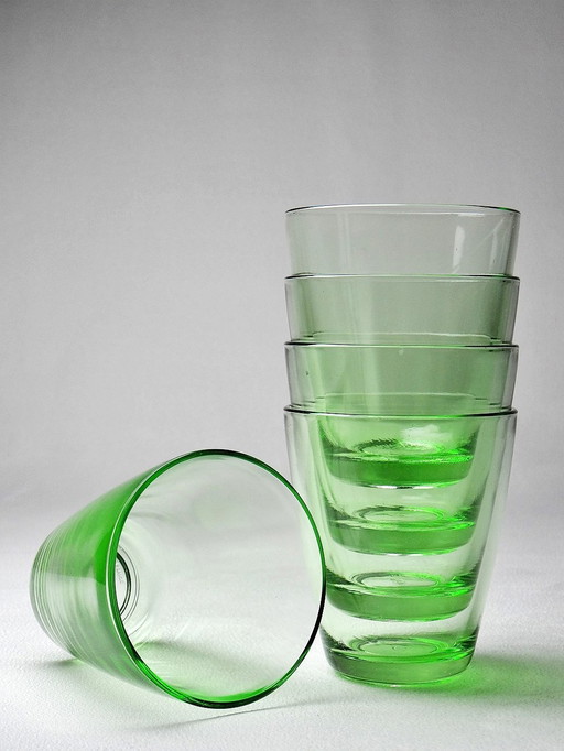 5 Kleine fluorescerend groene vintage waterglazen