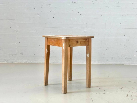 Tabouret vintage suisse en bois, style milieu du XXe siècle, années 1960 – Wood (photo 13 of 13)